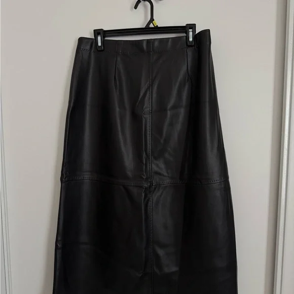 Max Studio Black Pencil Skirt - Picture 2 of 6